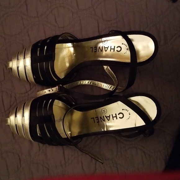 Shoe - Picture 4 of 10